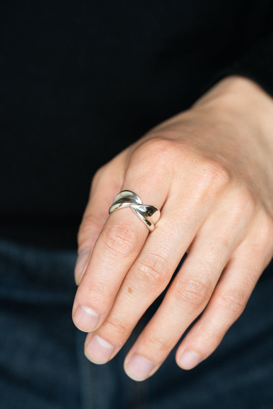 Twisted Ring