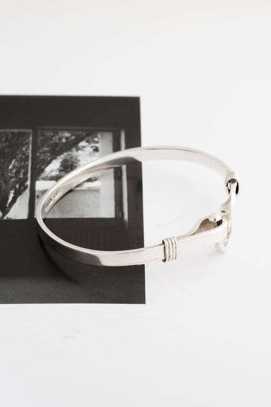 Hook and Eye Bangle (Mexico)