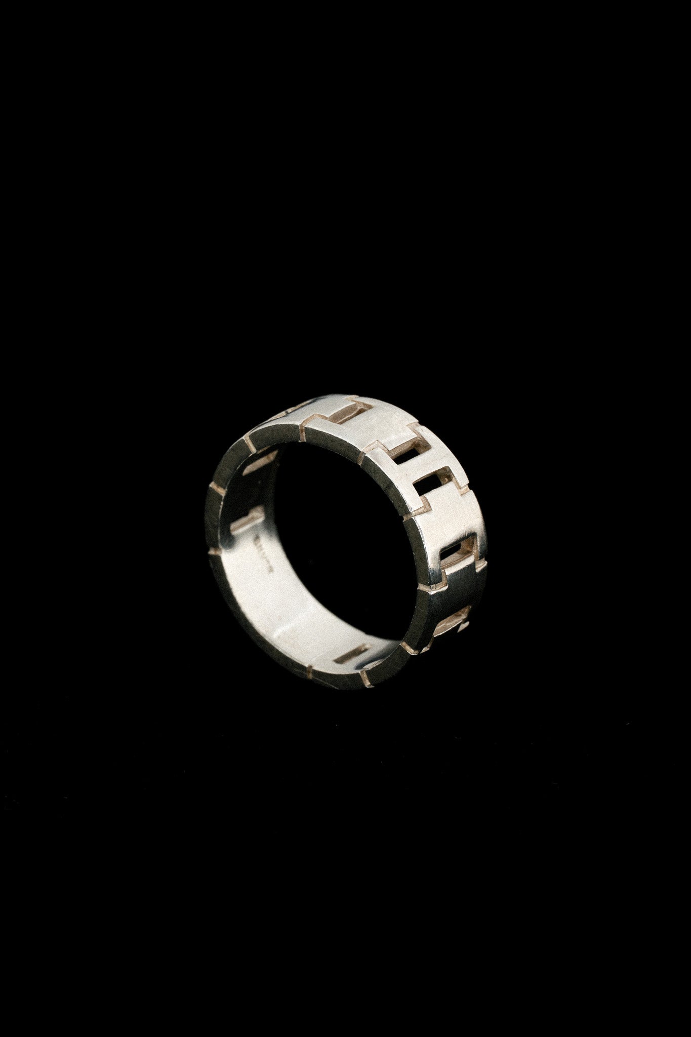 Geometric Cutout Ring