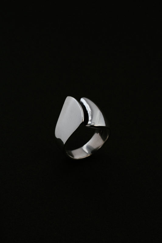 Hans Hansen｜Sculptural Split Ring (Denmark)