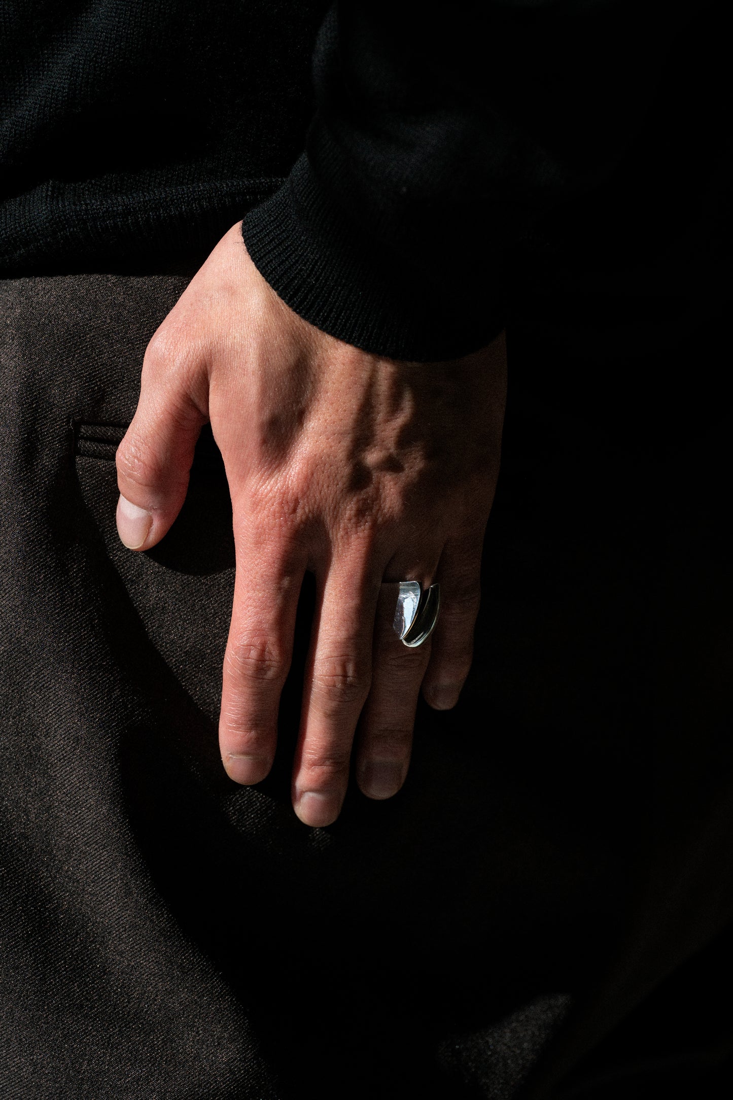 Hans Hansen｜Sculptural Split Ring (Denmark)