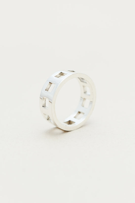 Gucci｜Square Cut-Out Ring (Italy)