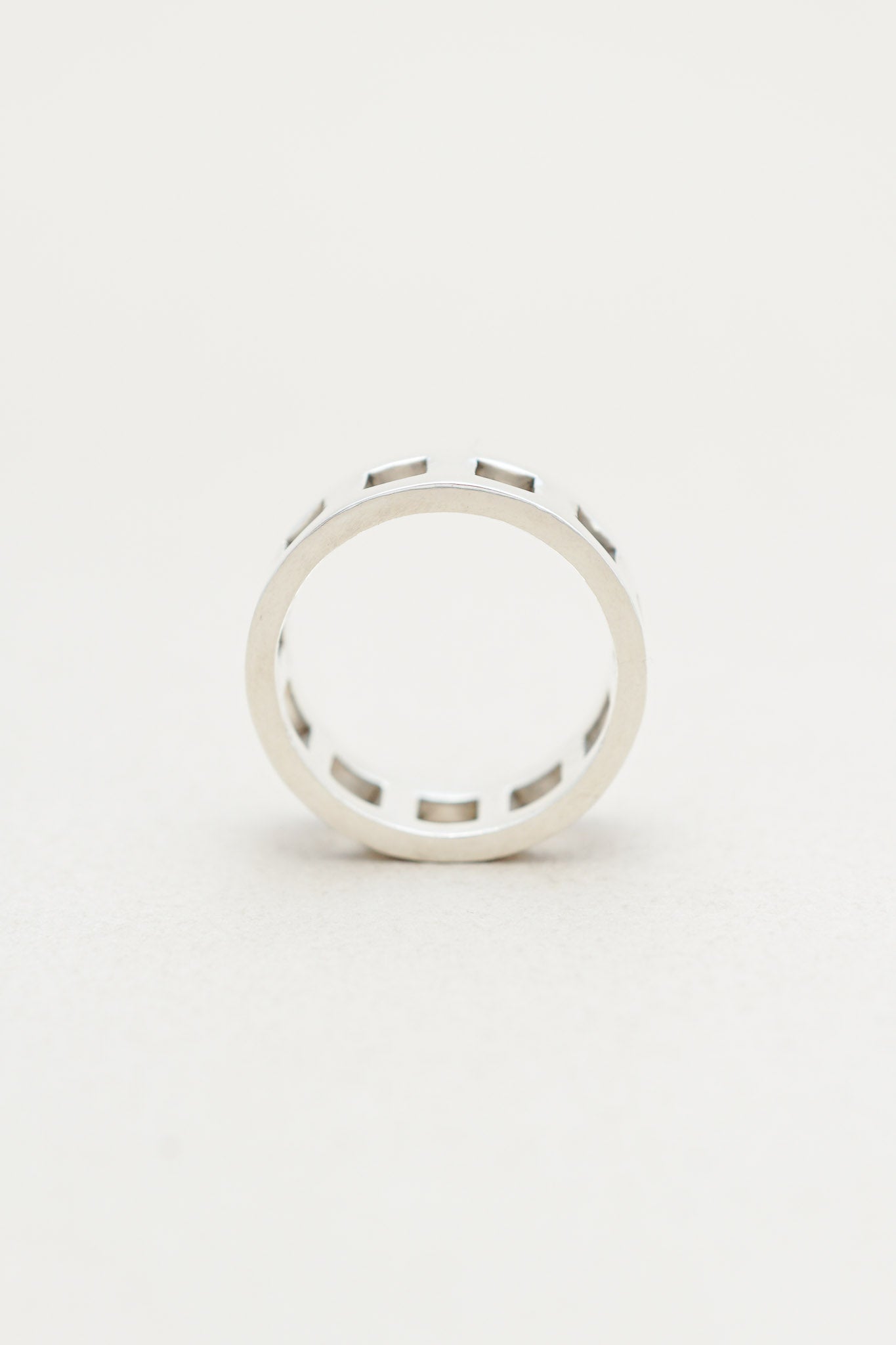 Gucci｜Square Cut-Out Ring (Italy)