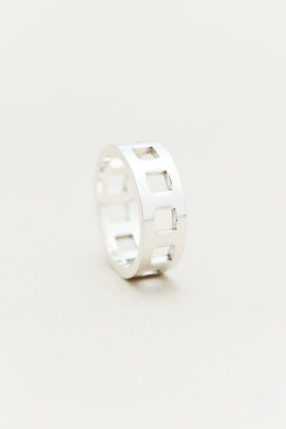 Gucci｜Square Cut-Out Ring (Italy)