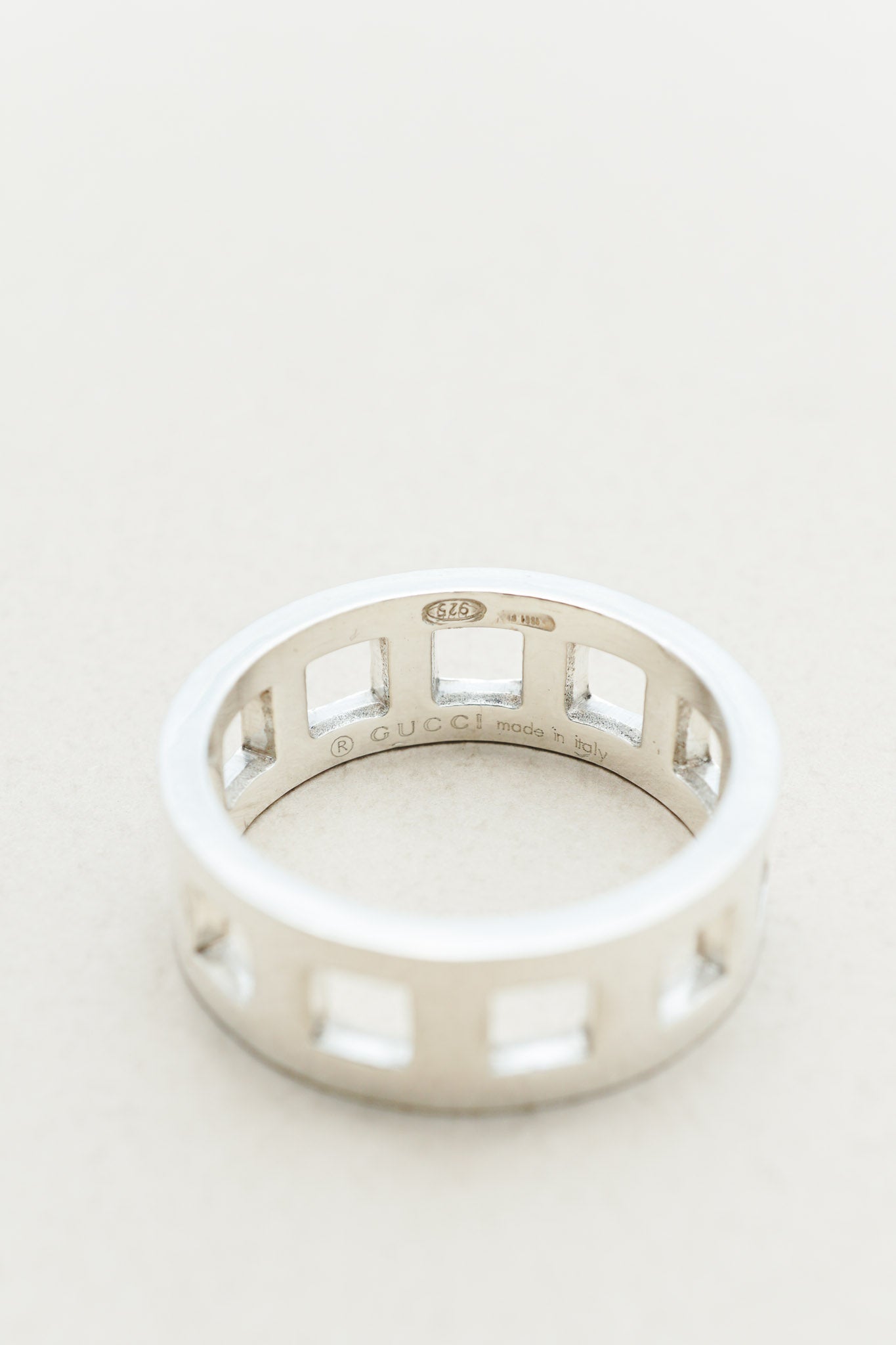 Gucci｜Square Cut-Out Ring (Italy)