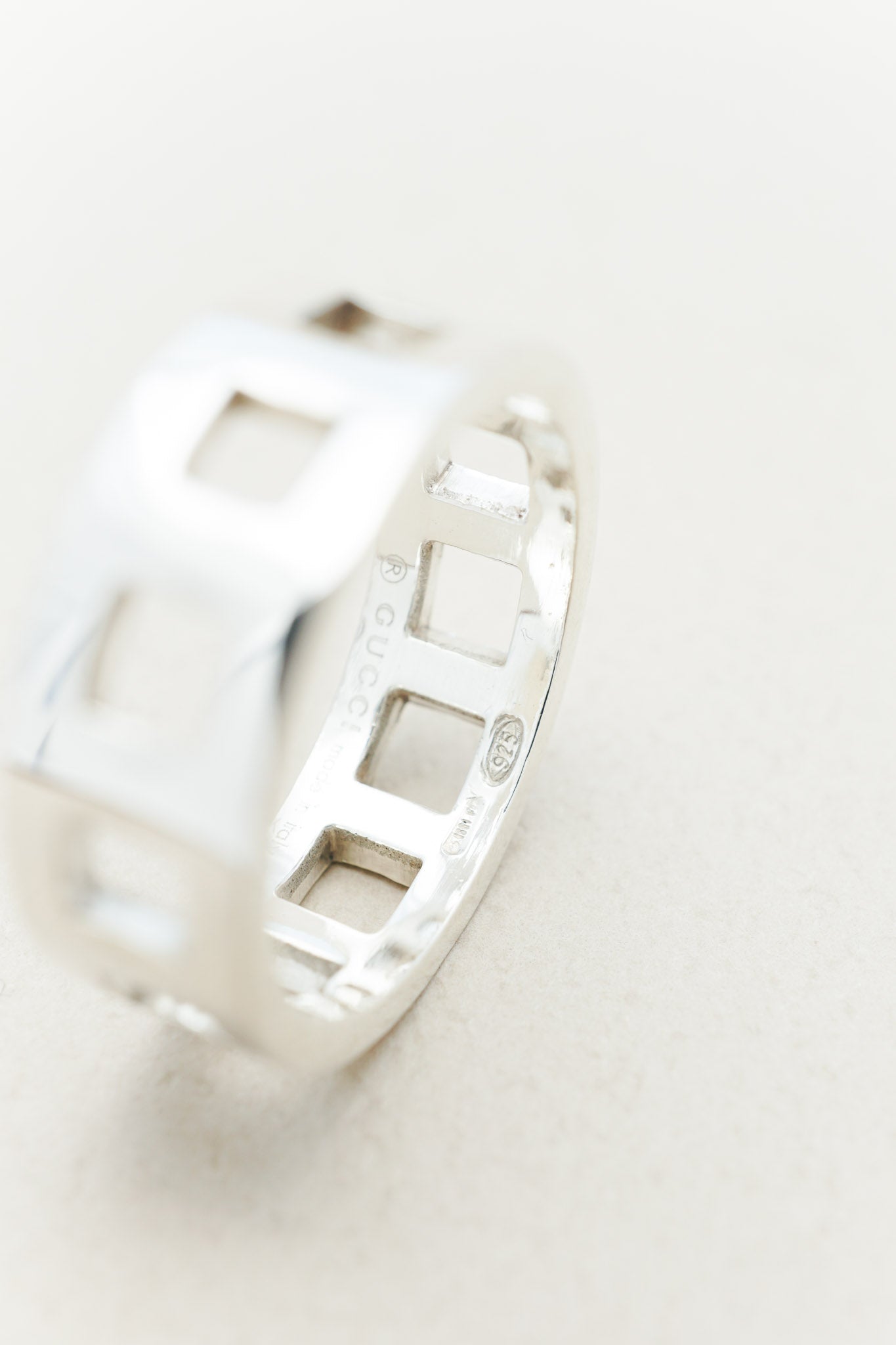 Gucci｜Square Cut-Out Ring (Italy)