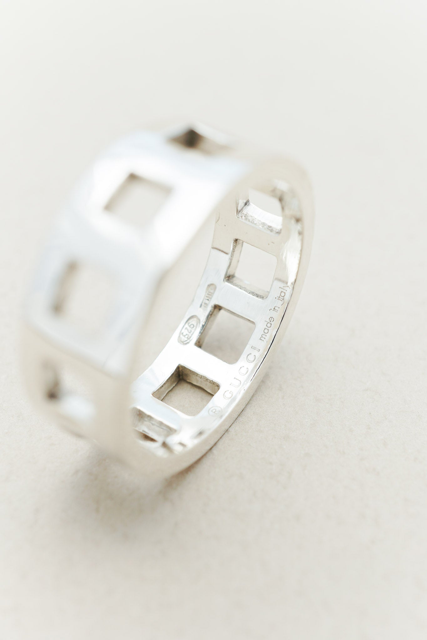 Gucci｜Square Cut-Out Ring (Italy)