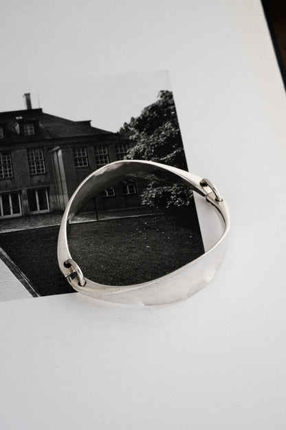 Ragnar Hansen × Tone Vigeland｜Mirror II Hammered Bangle (Norway)