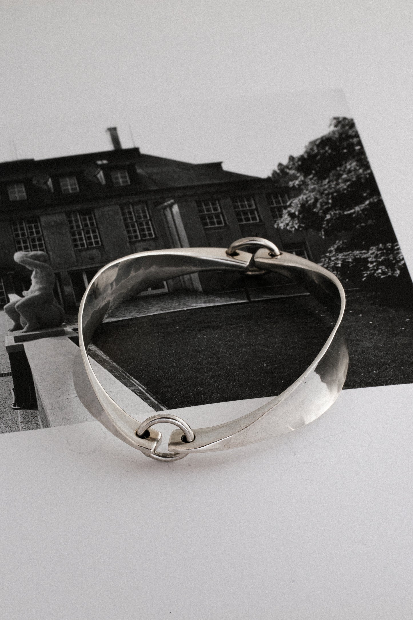 Ragnar Hansen × Tone Vigeland｜Mirror II Hammered Bangle (Norway)
