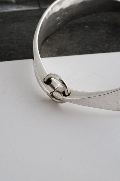 Ragnar Hansen × Tone Vigeland｜Mirror II Hammered Bangle (Norway)