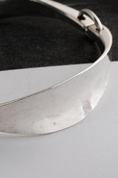 Ragnar Hansen × Tone Vigeland｜Mirror II Hammered Bangle (Norway)