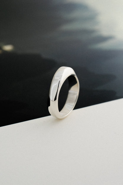 Tiffany & Co.｜Knife Edge Ring