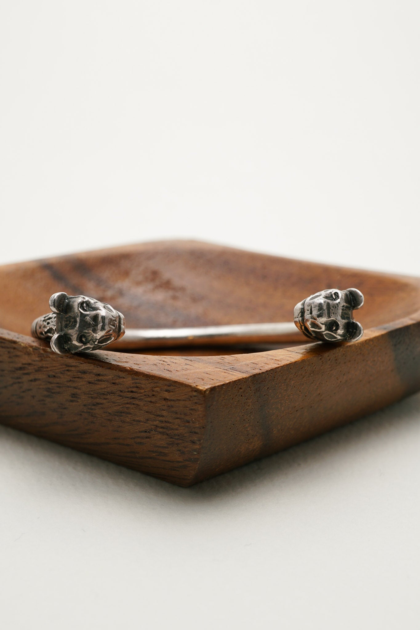 Museum Jewelry | Louvre Panther Bangle(France)
