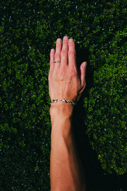 Figure-Eight Link Bracelet (UK)