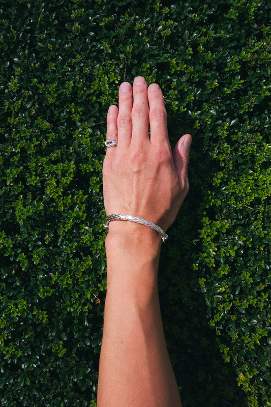 UNOAERRE｜Braided & Polished Bangle (Italy)