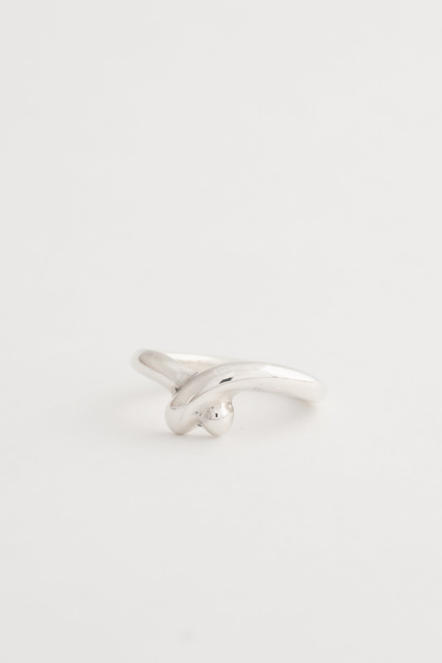 Cross Curve Ring