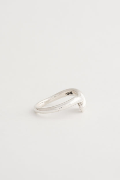 Cross Curve Ring
