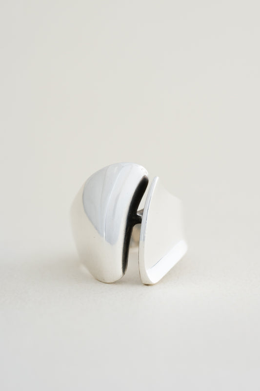 Hans Hansen｜Sculptural Split Ring (Denmark)