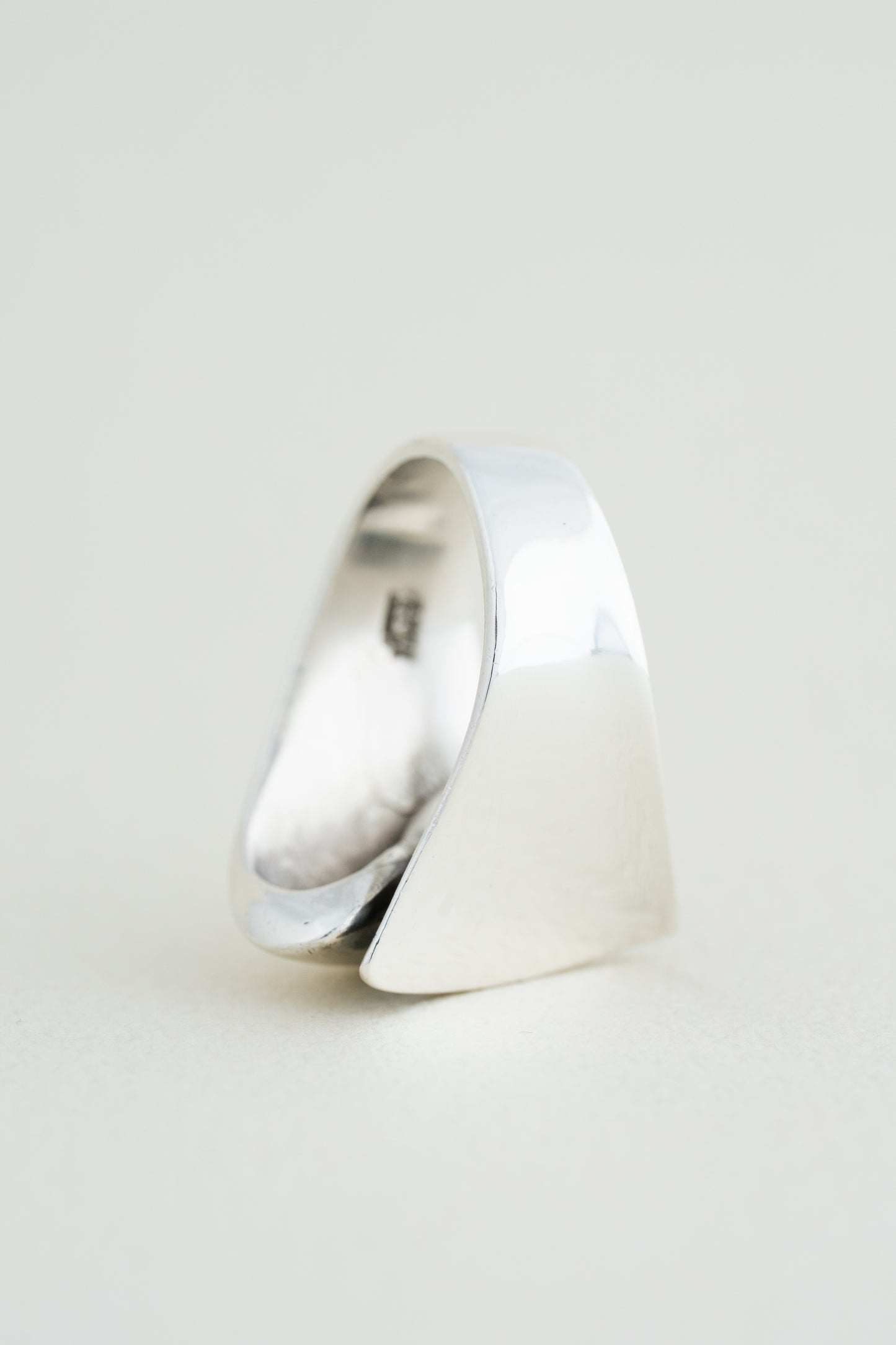 Hans Hansen｜Sculptural Split Ring (Denmark)