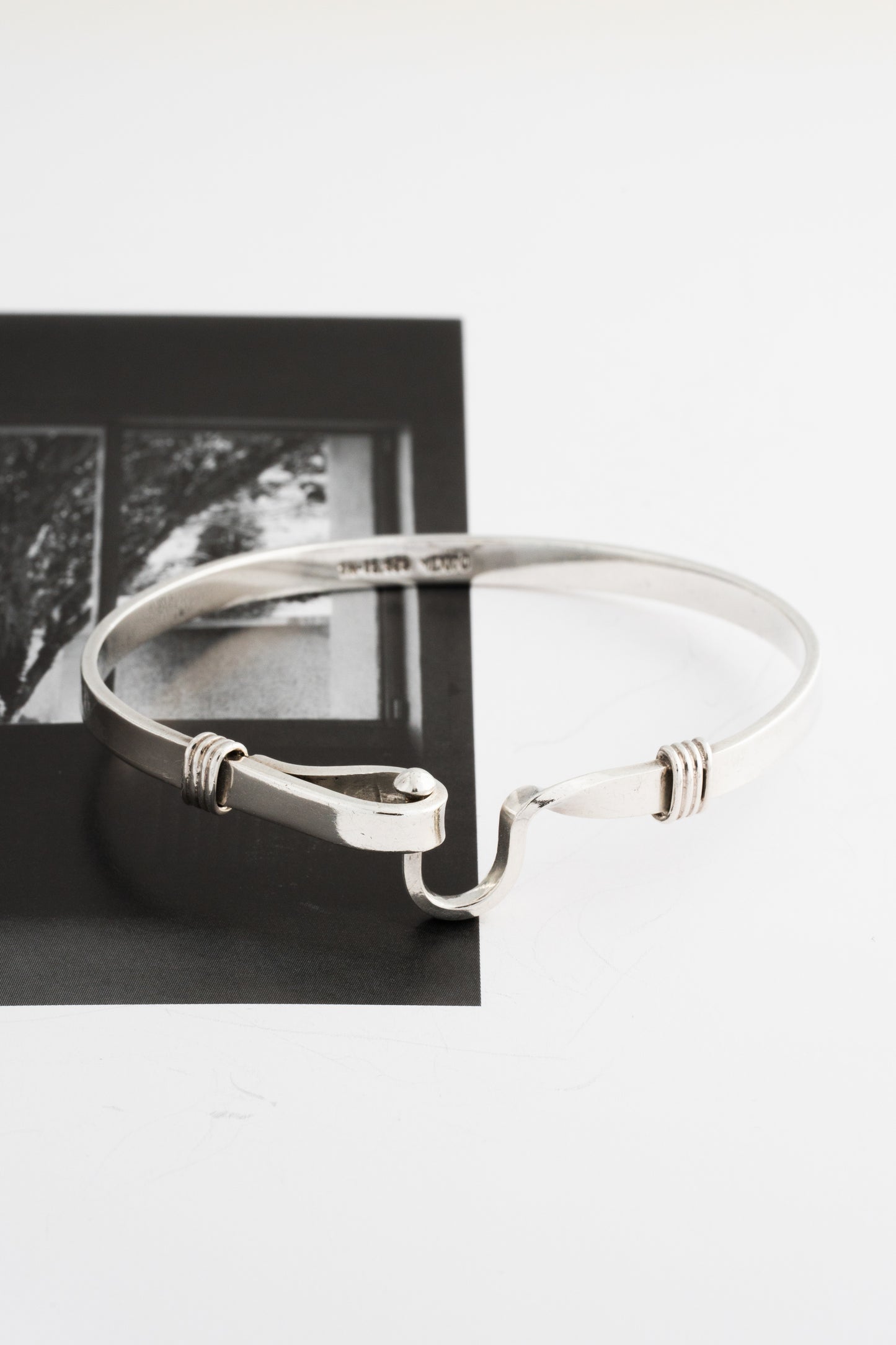 Hook and Eye Bangle (Mexico)