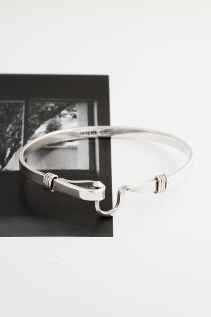 Hook and Eye Bangle (Mexico)