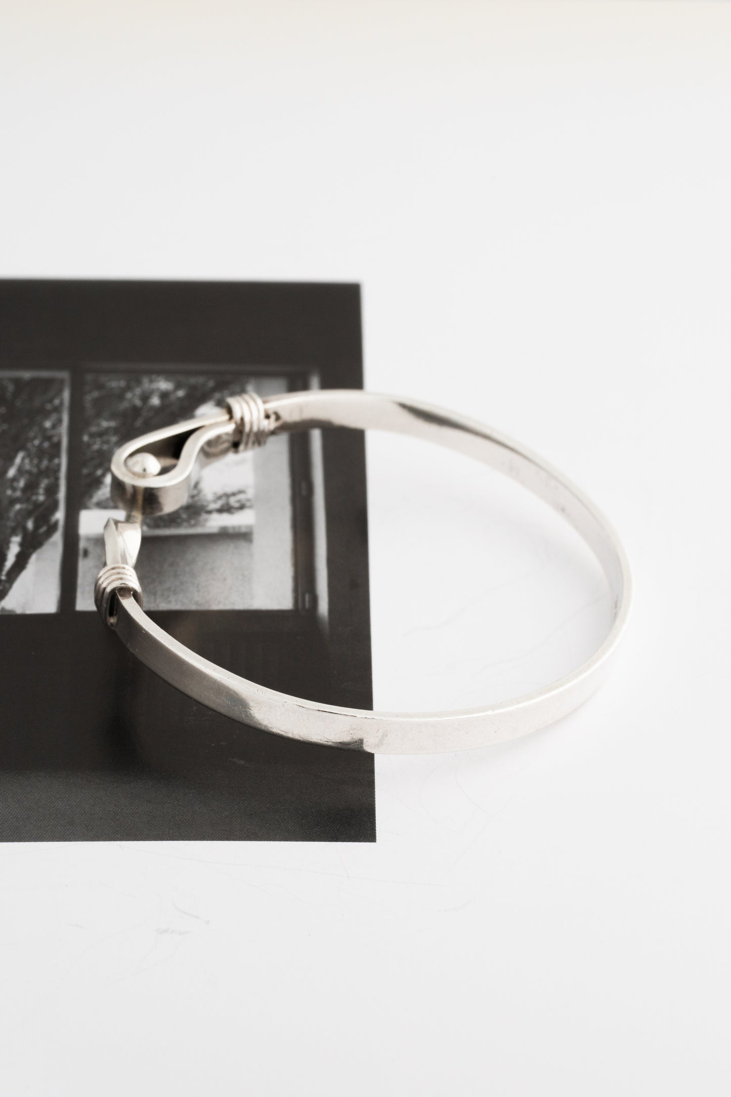 Hook and Eye Bangle (Mexico)