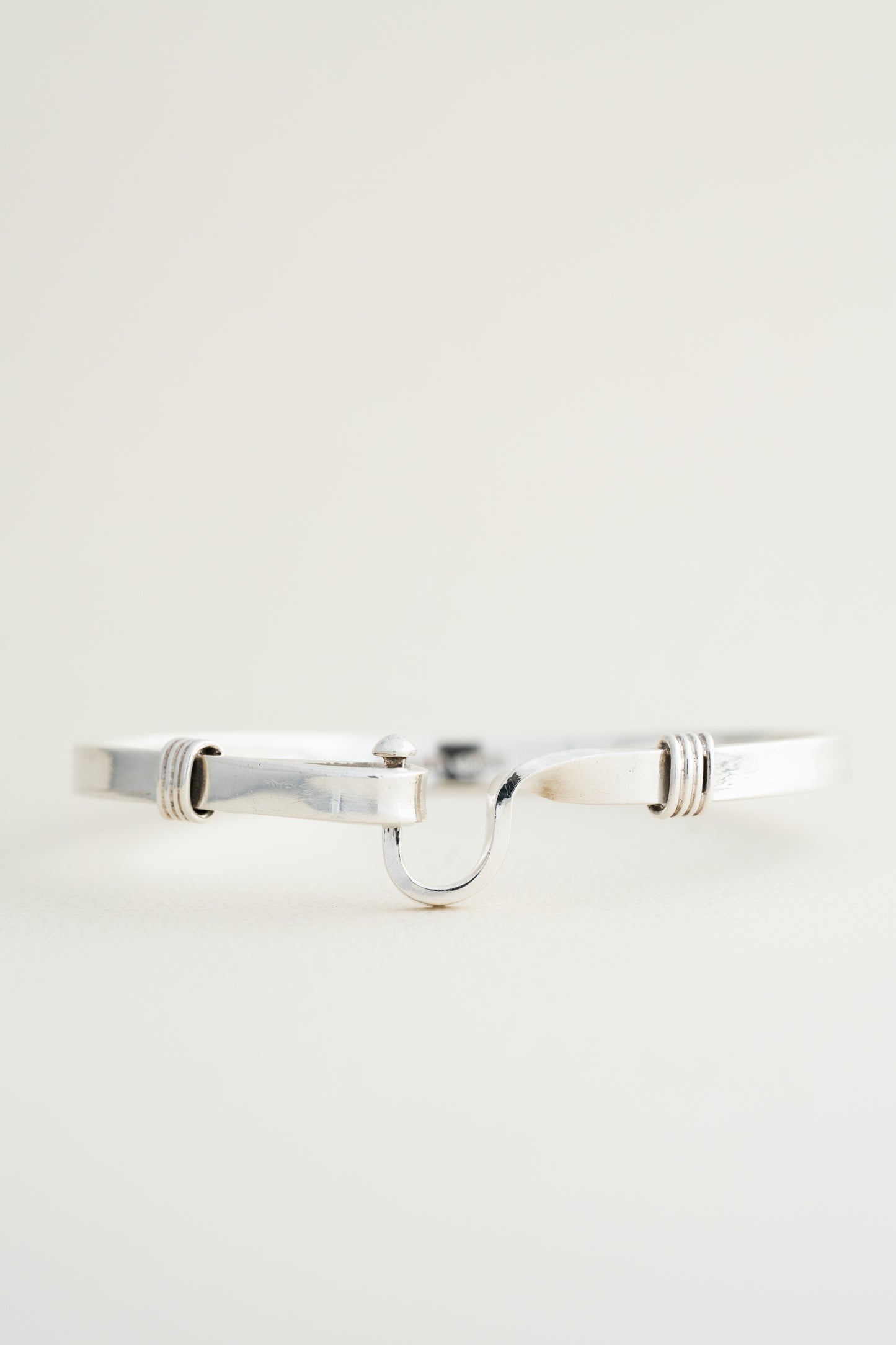 Hook and Eye Bangle (Mexico)