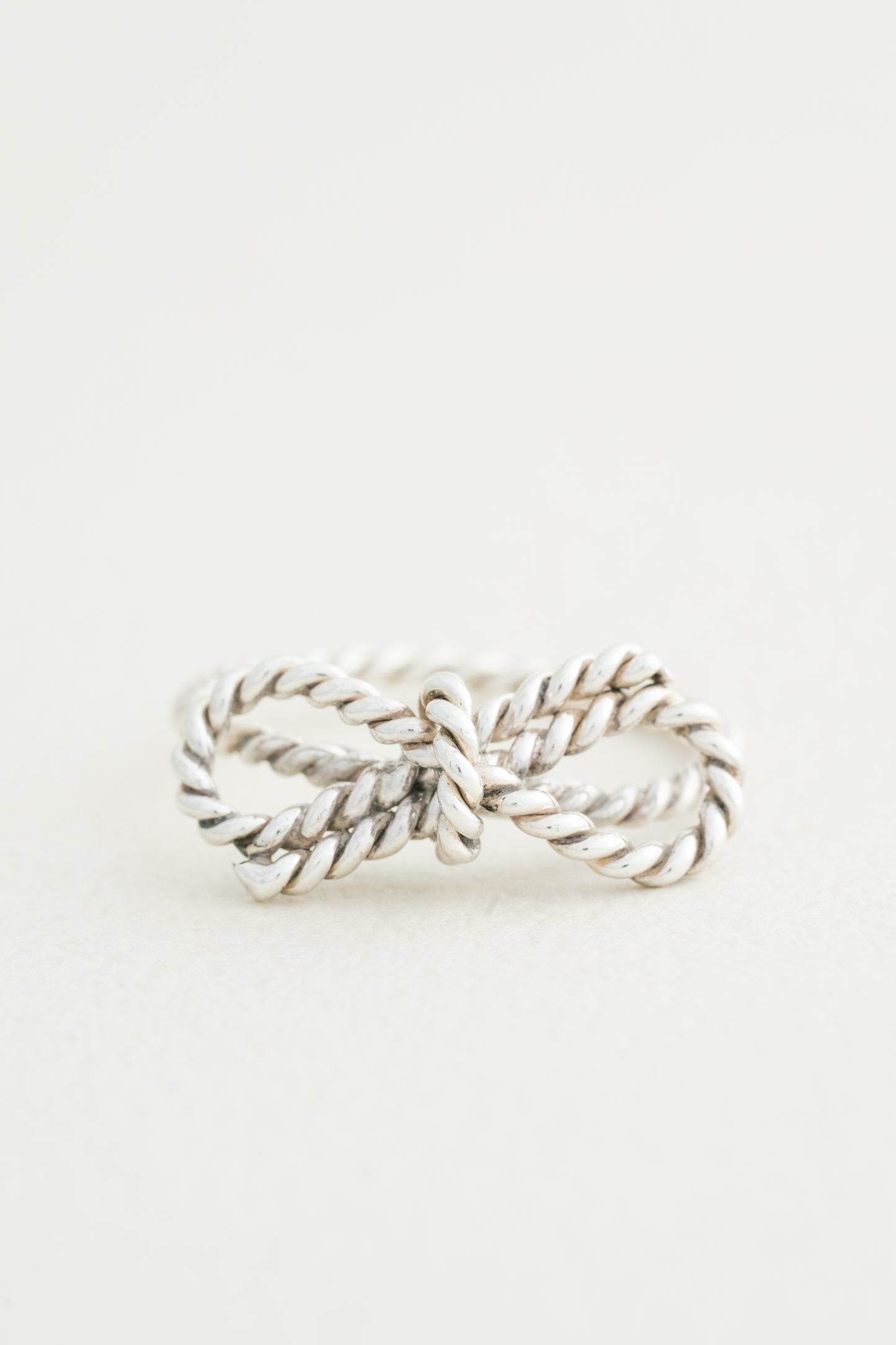 Tiffany & Co.｜Twisted Bow Ring (Italy)