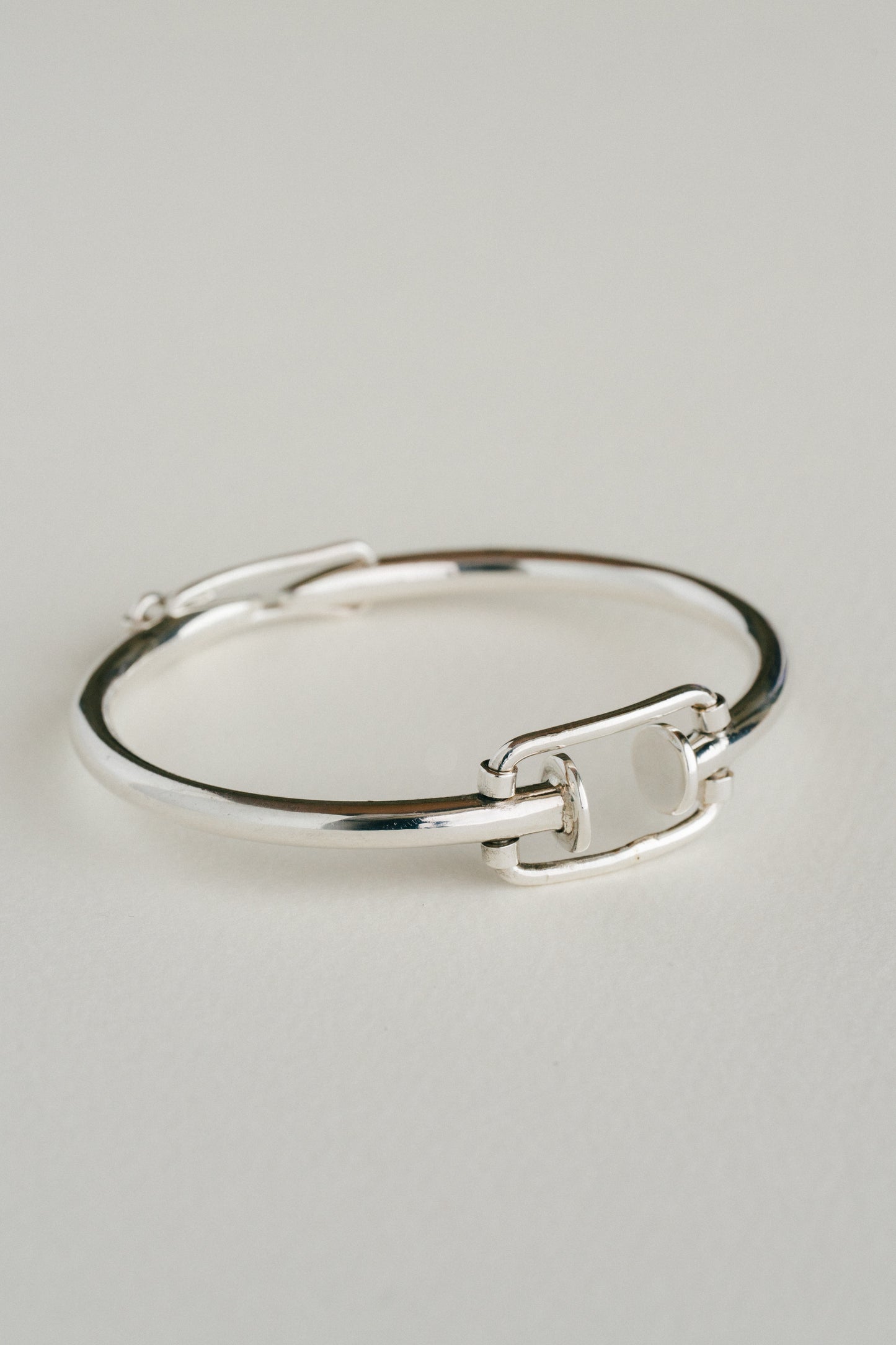 Gucci｜Nail Motif Bangle