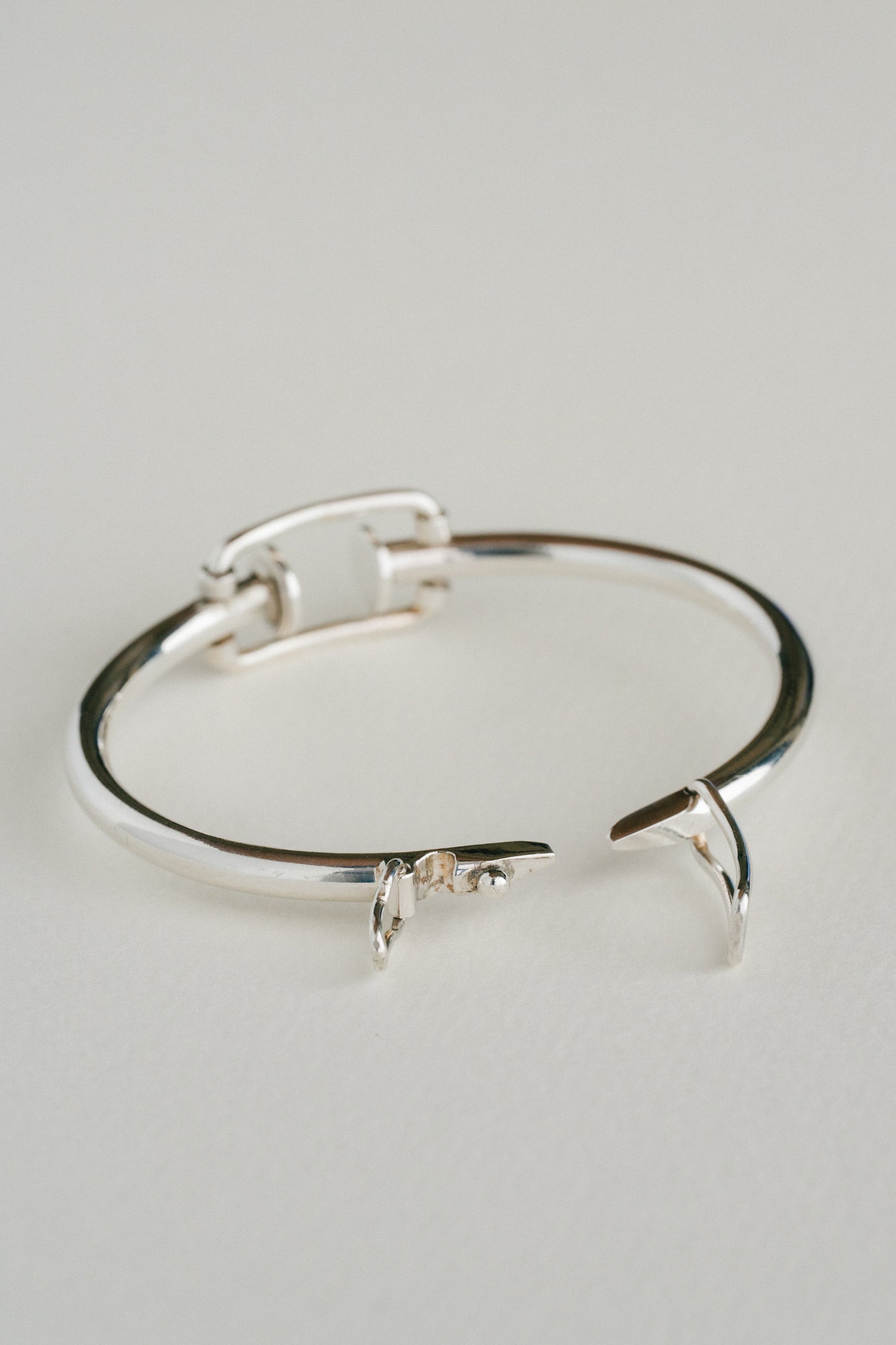 Gucci｜Nail Motif Bangle