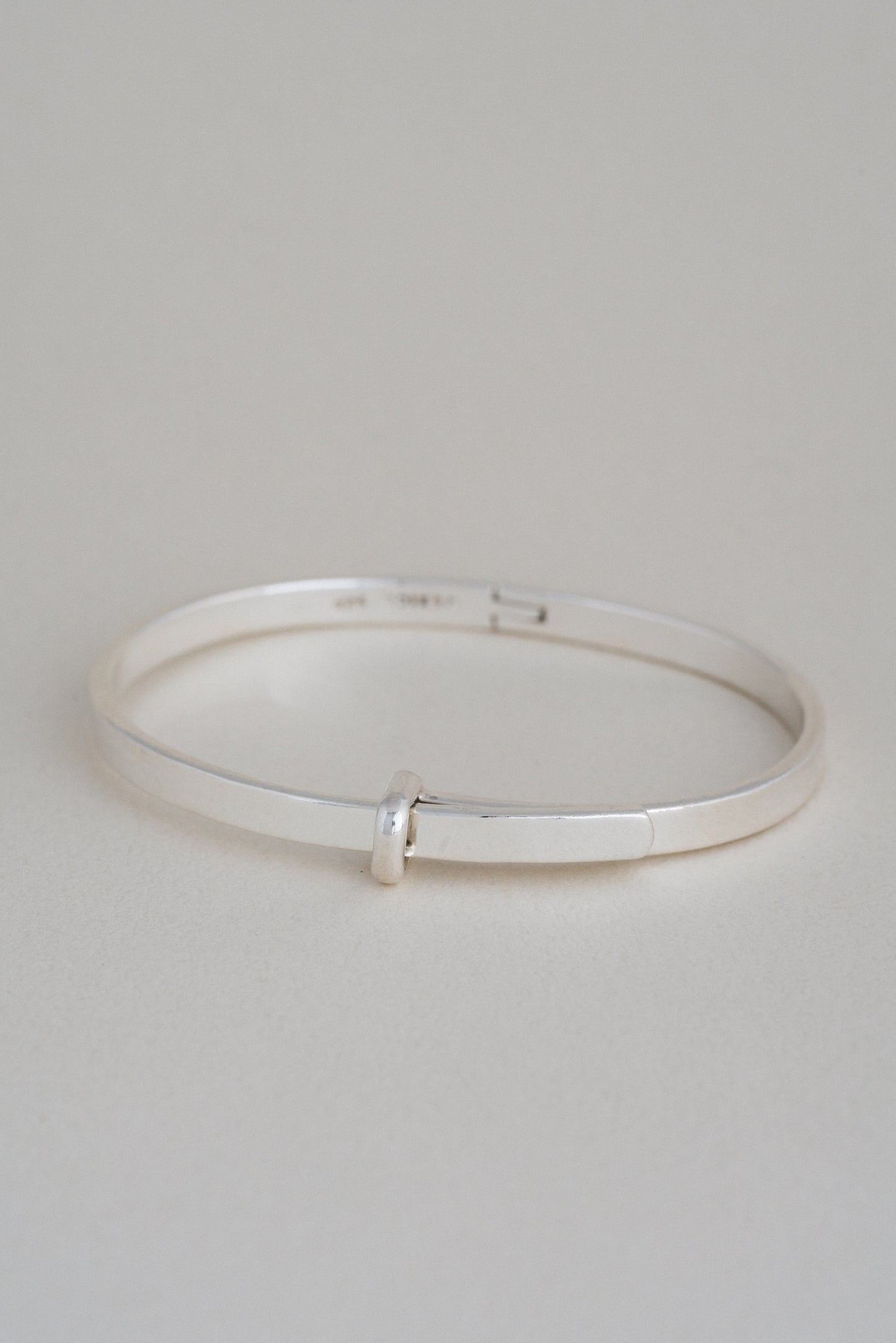 Minimal Line Bangle (Mexico)