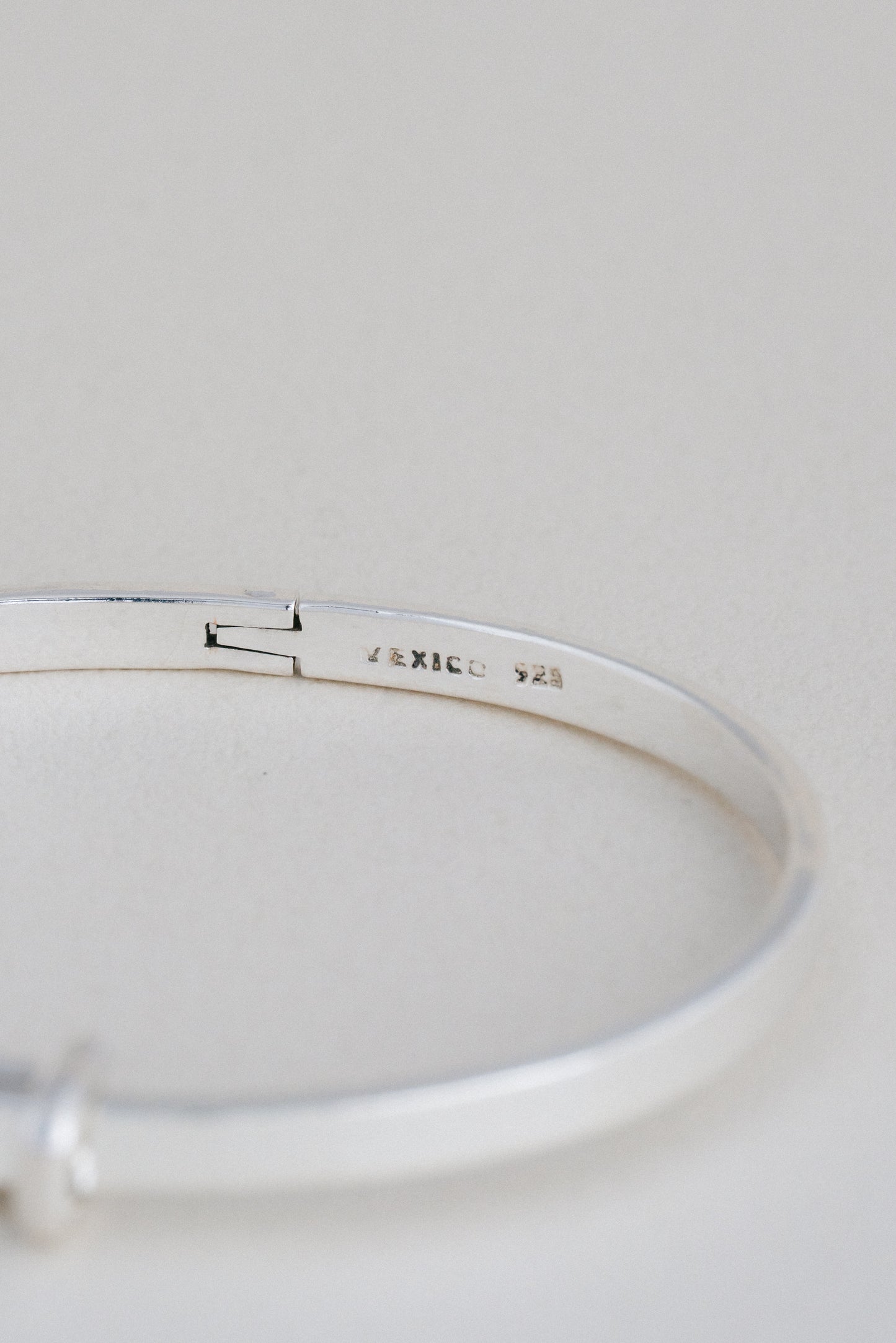 Minimal Line Bangle (Mexico)