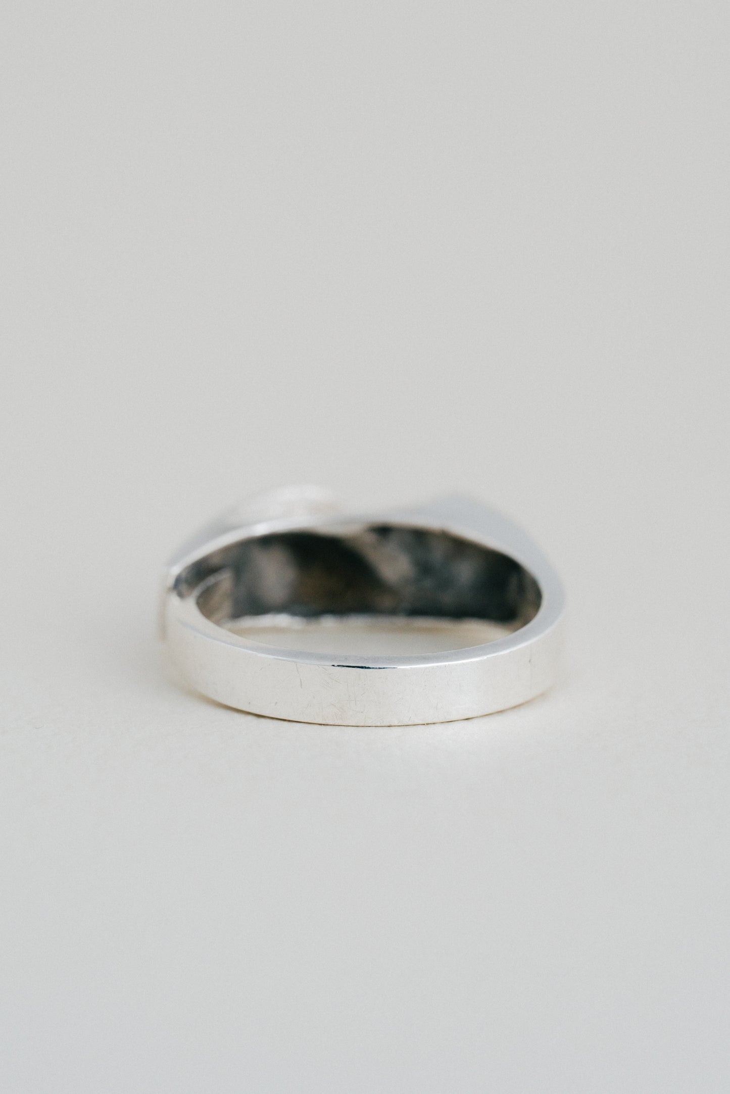 Matti J. Hyvärinen｜Textured Modernist Ring (Finland, 1975)