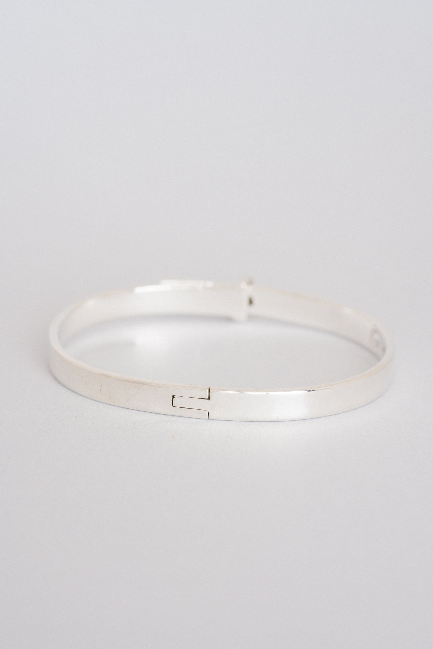 Minimal Line Bangle (Mexico)