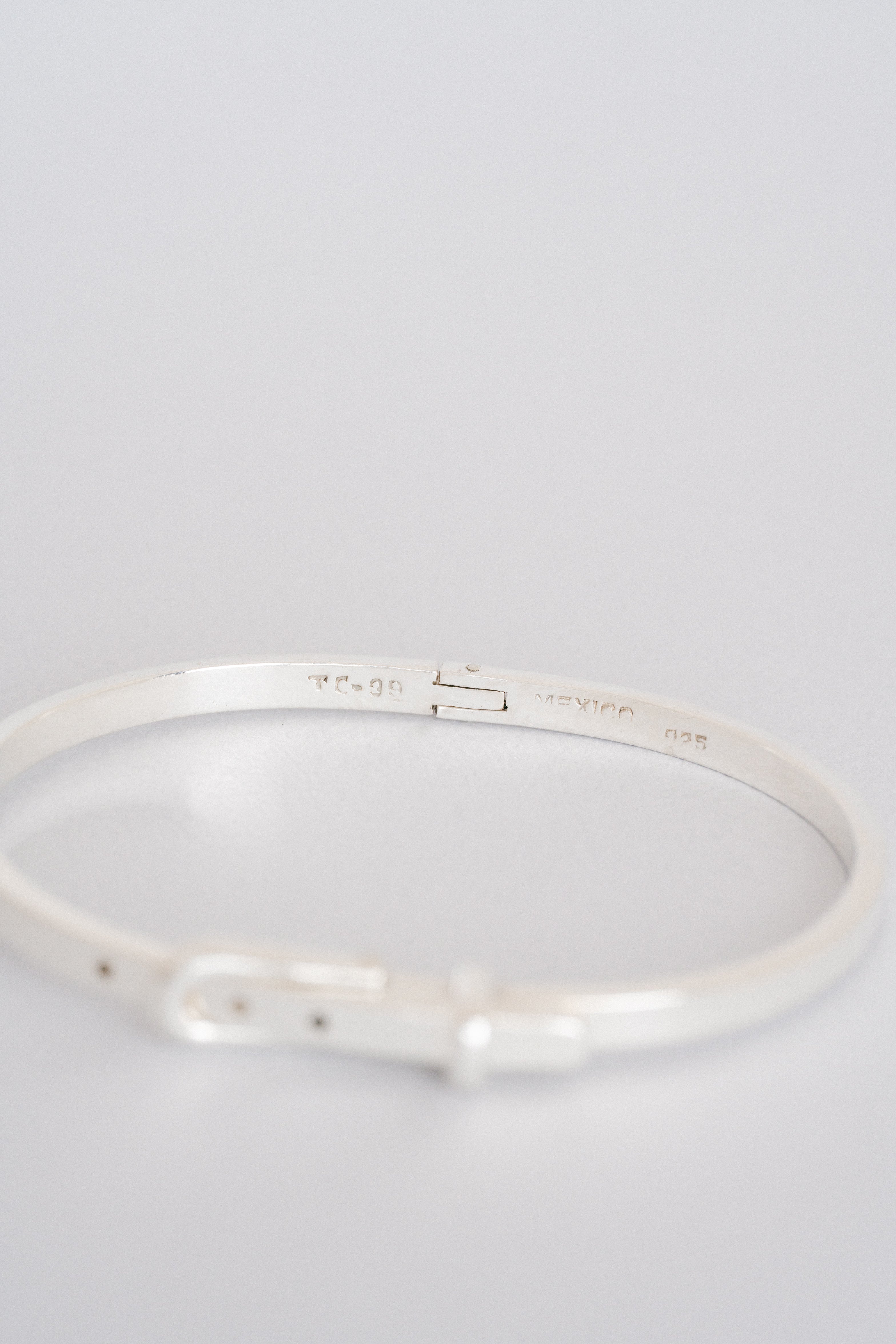 Buckle Bangle (Mexico) – Arphe