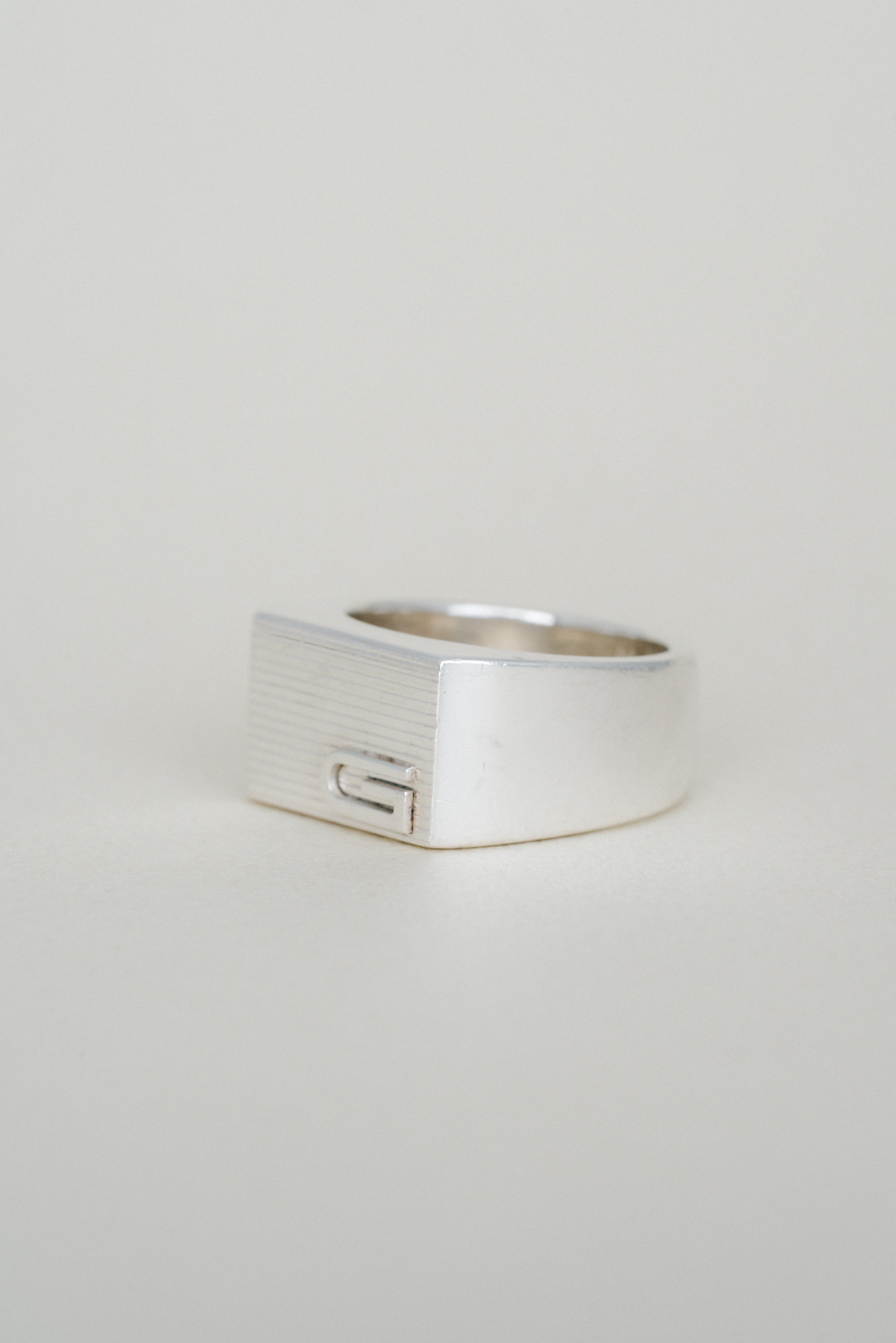 Gucci｜Signet Ring (Italy) – Arphe