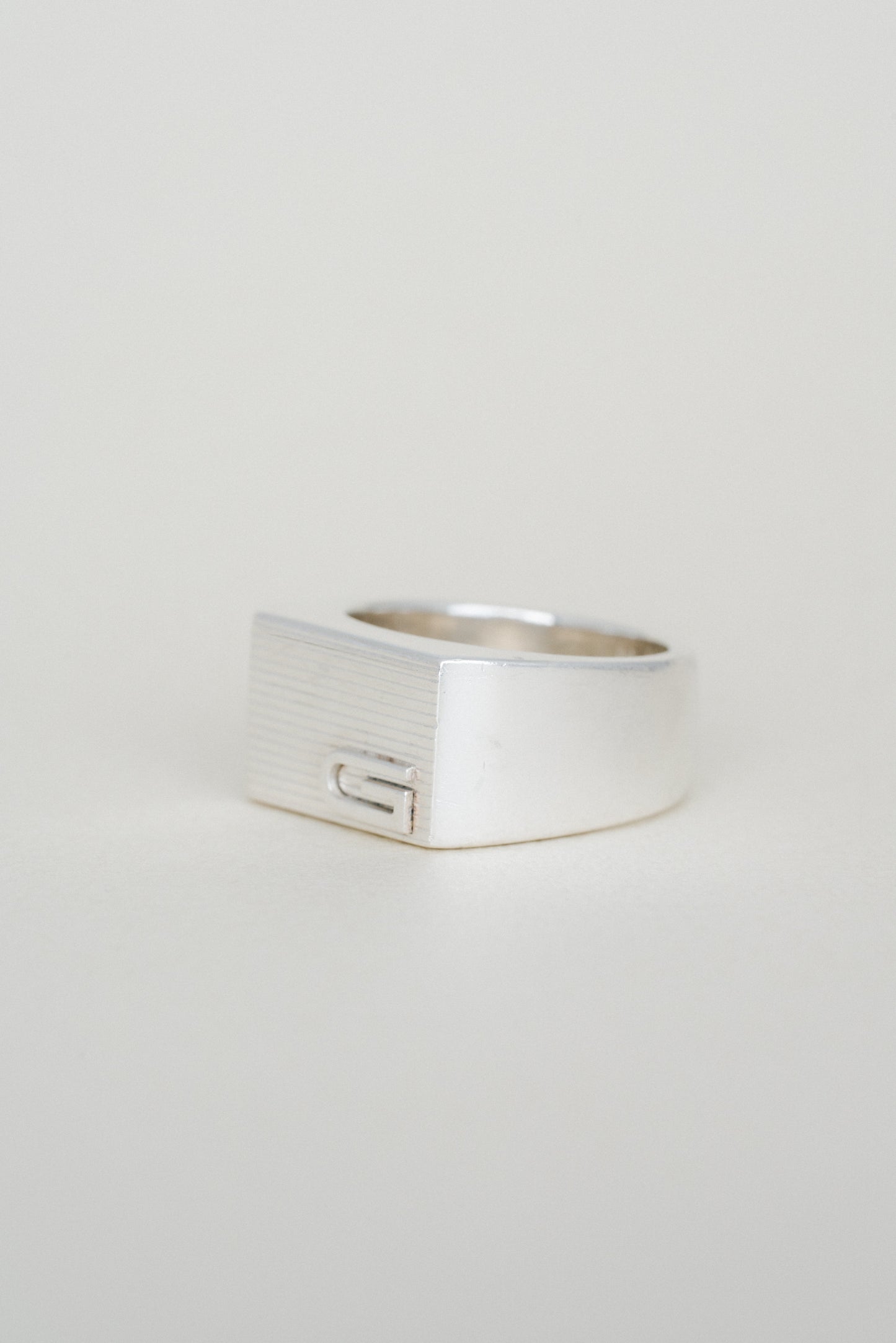 Gucci｜Signet Ring (Italy)