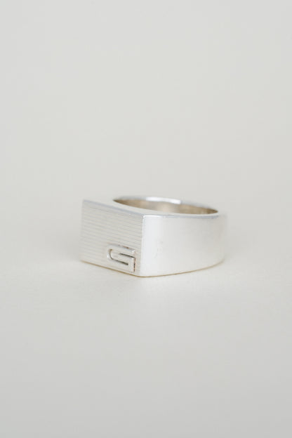 Gucci｜Signet Ring (Italy)