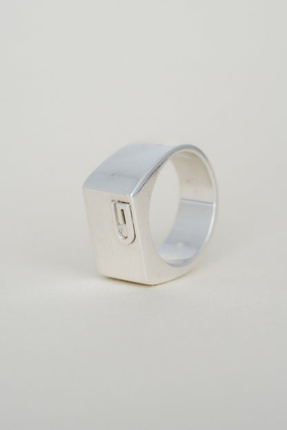Gucci｜Signet Ring (Italy)