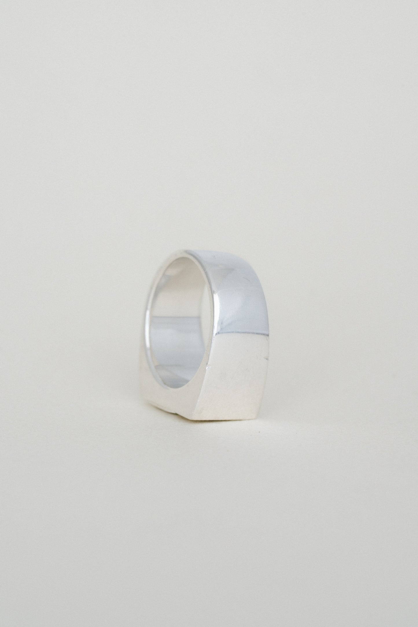 Gucci｜Signet Ring (Italy)