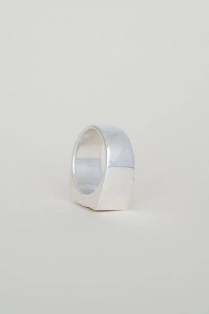 Gucci｜Signet Ring (Italy)