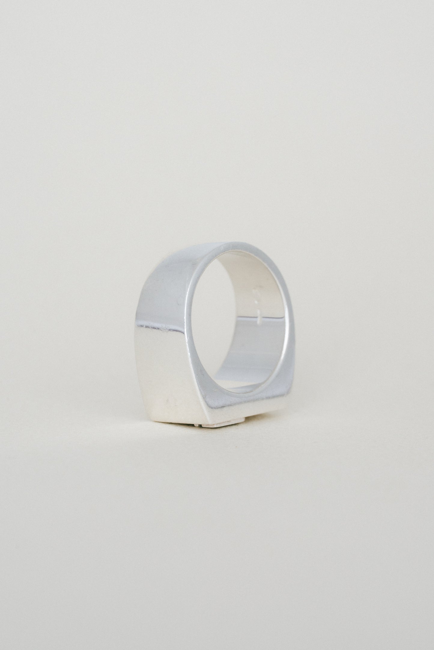 Gucci｜Signet Ring (Italy)