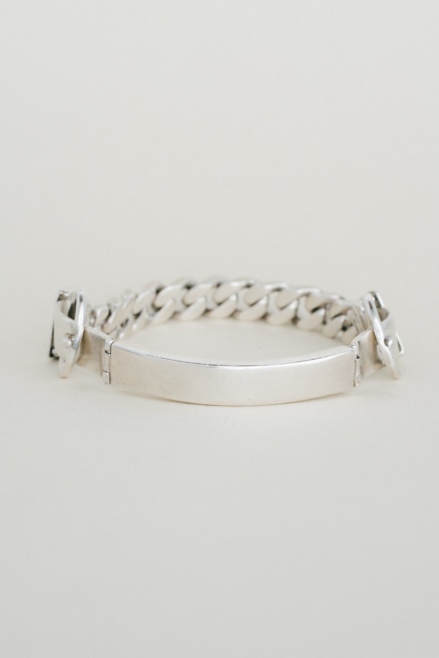 UNOAERRE｜Belt Buckle ID Bracelet (Italy)
