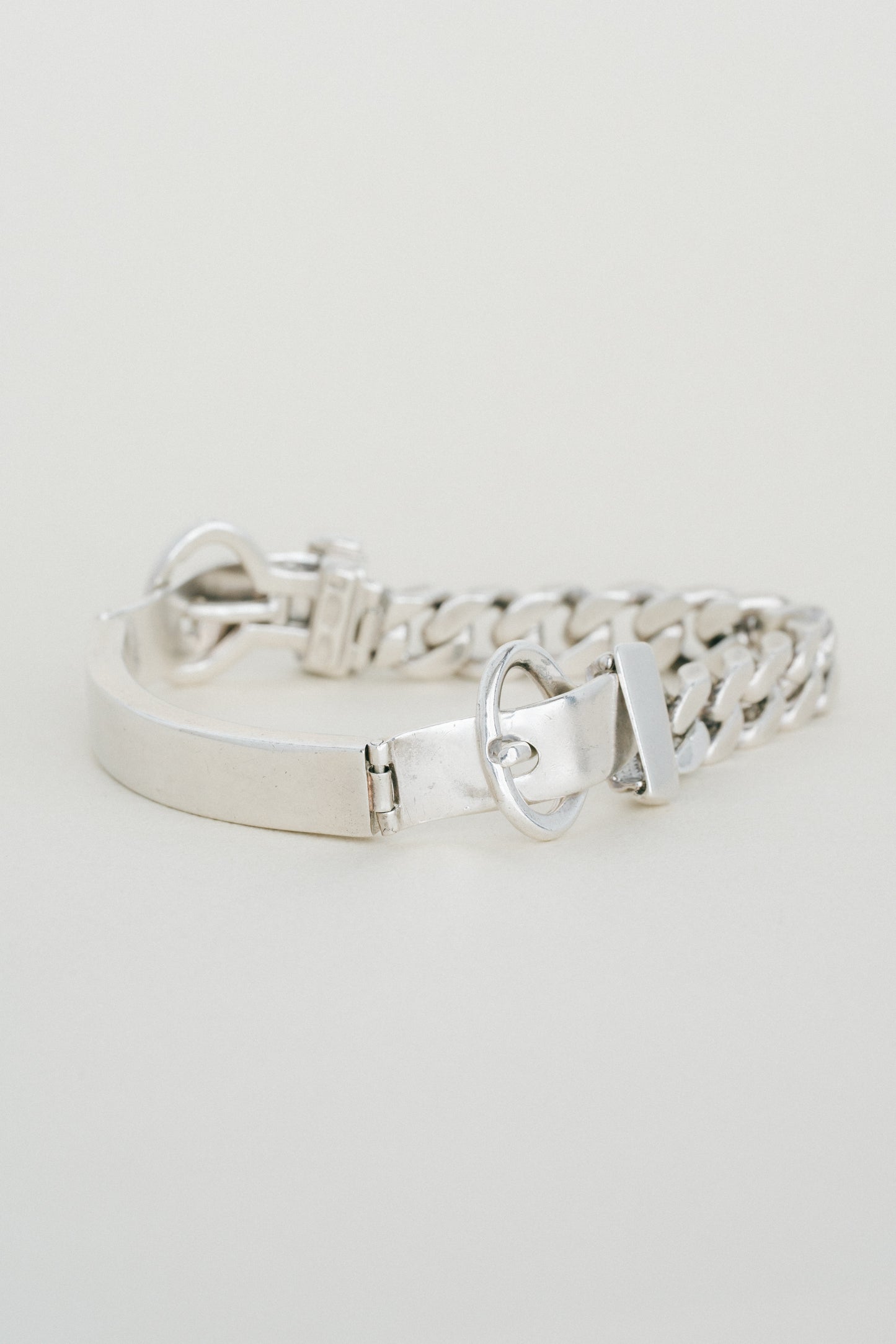 UNOAERRE｜Belt Buckle ID Bracelet (Italy)
