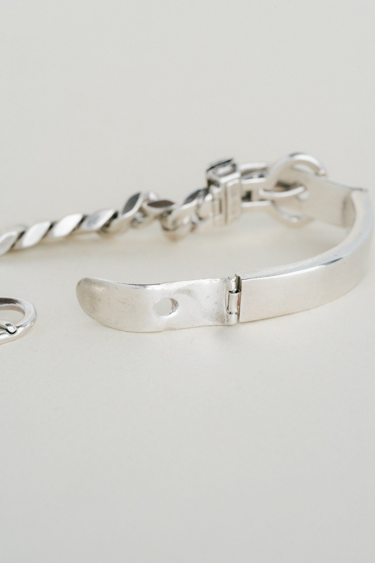 UNOAERRE｜Belt Buckle ID Bracelet (Italy)