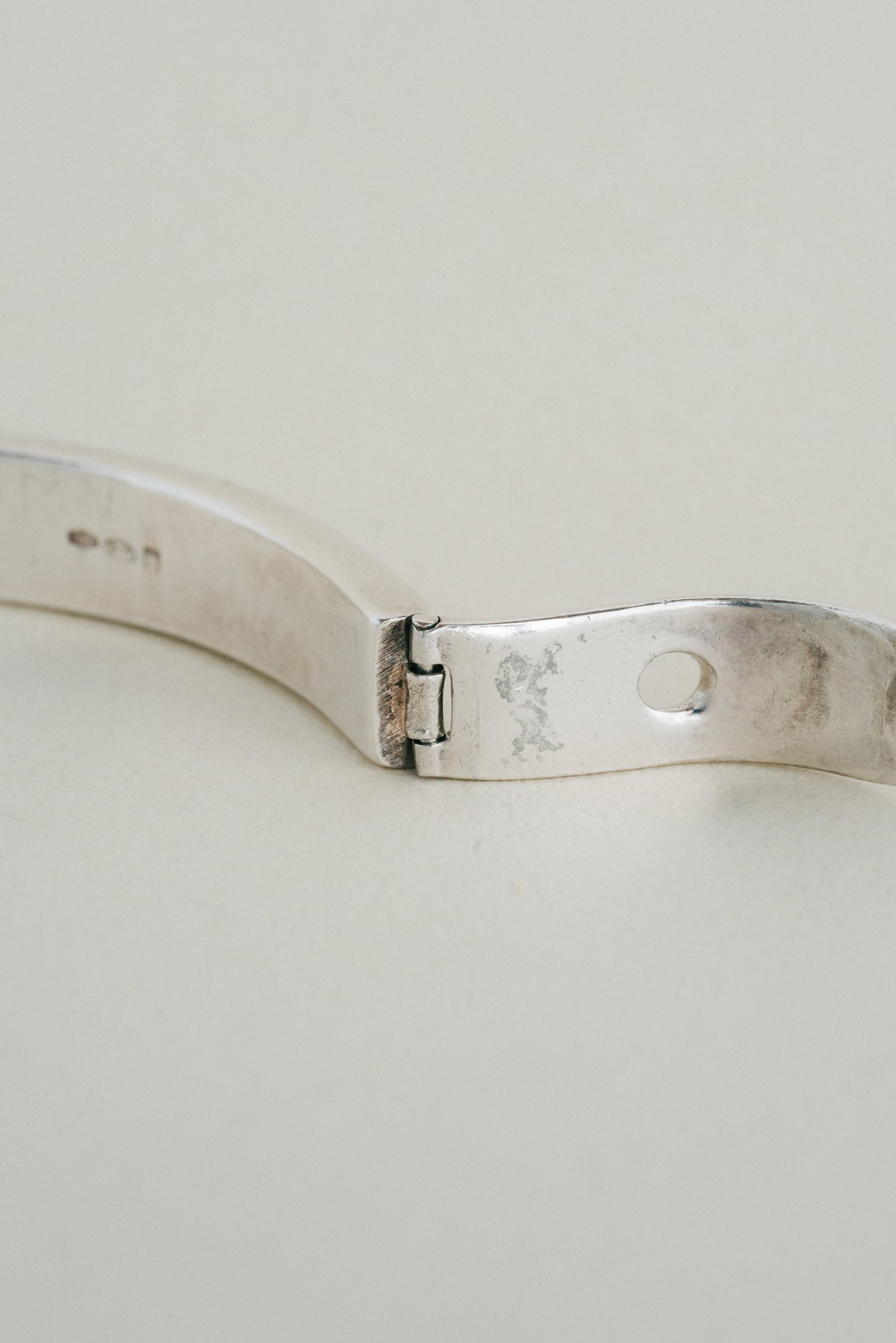 UNOAERRE｜Belt Buckle ID Bracelet (Italy)