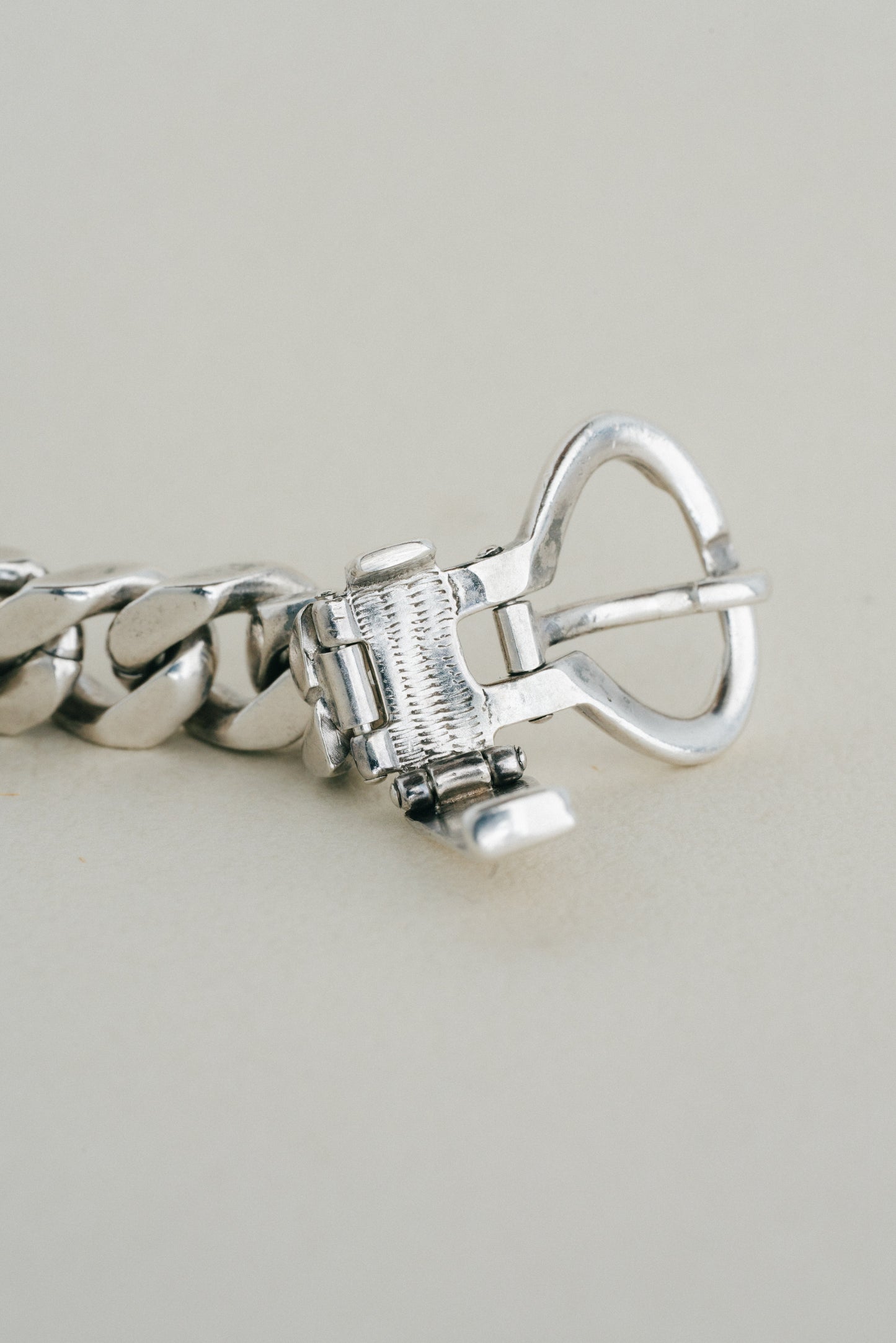 UNOAERRE｜Belt Buckle ID Bracelet (Italy)
