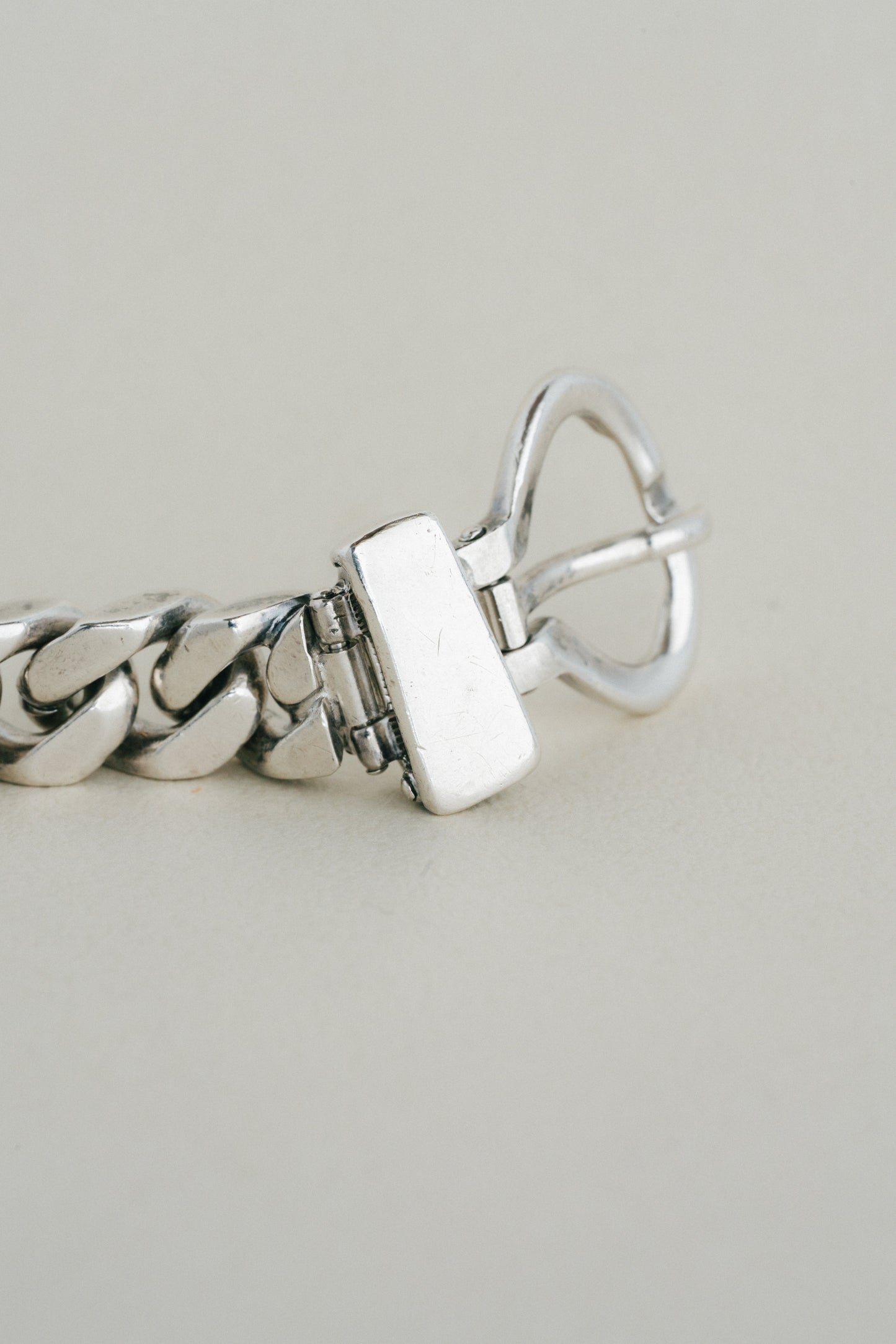 UNOAERRE｜Belt Buckle ID Bracelet (Italy)