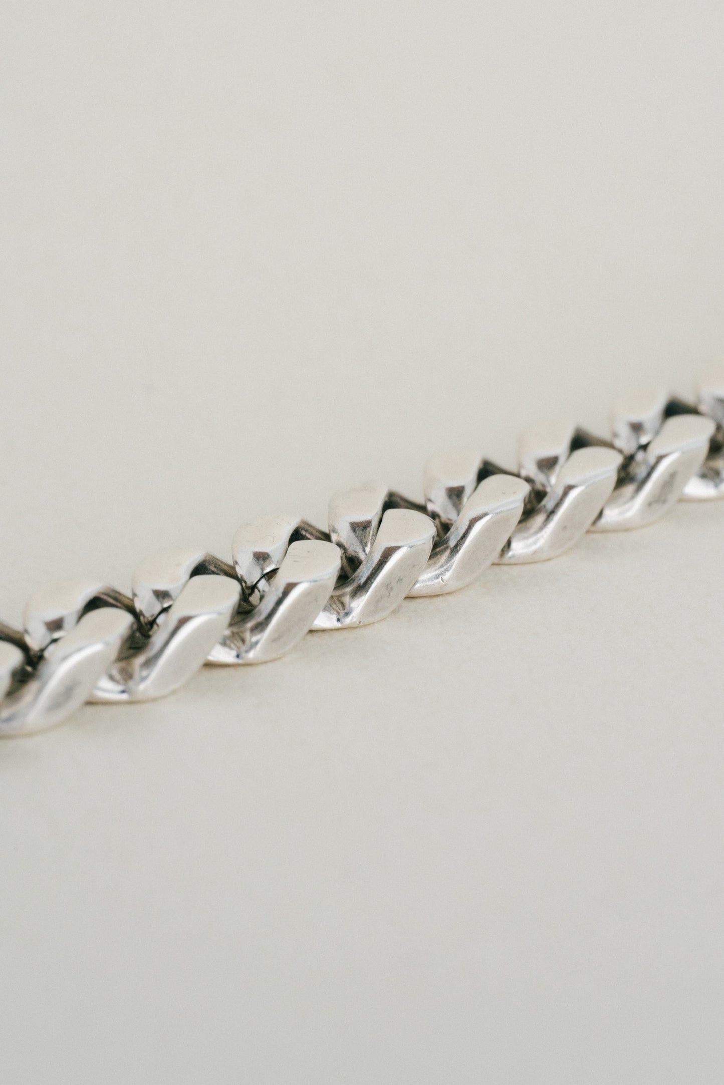 UNOAERRE｜Belt Buckle ID Bracelet (Italy)