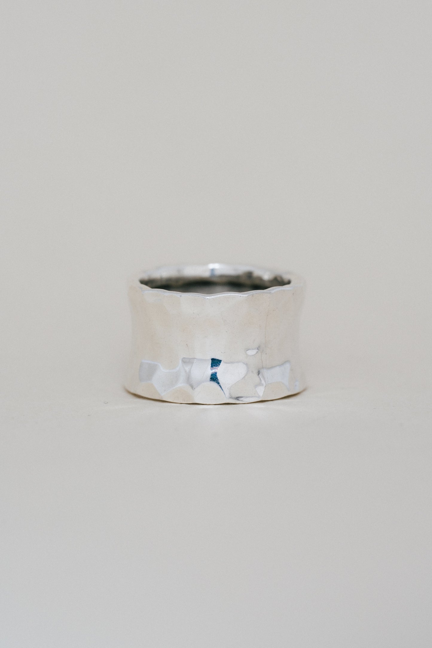 Hammered Wide Band Ring (Mexico)